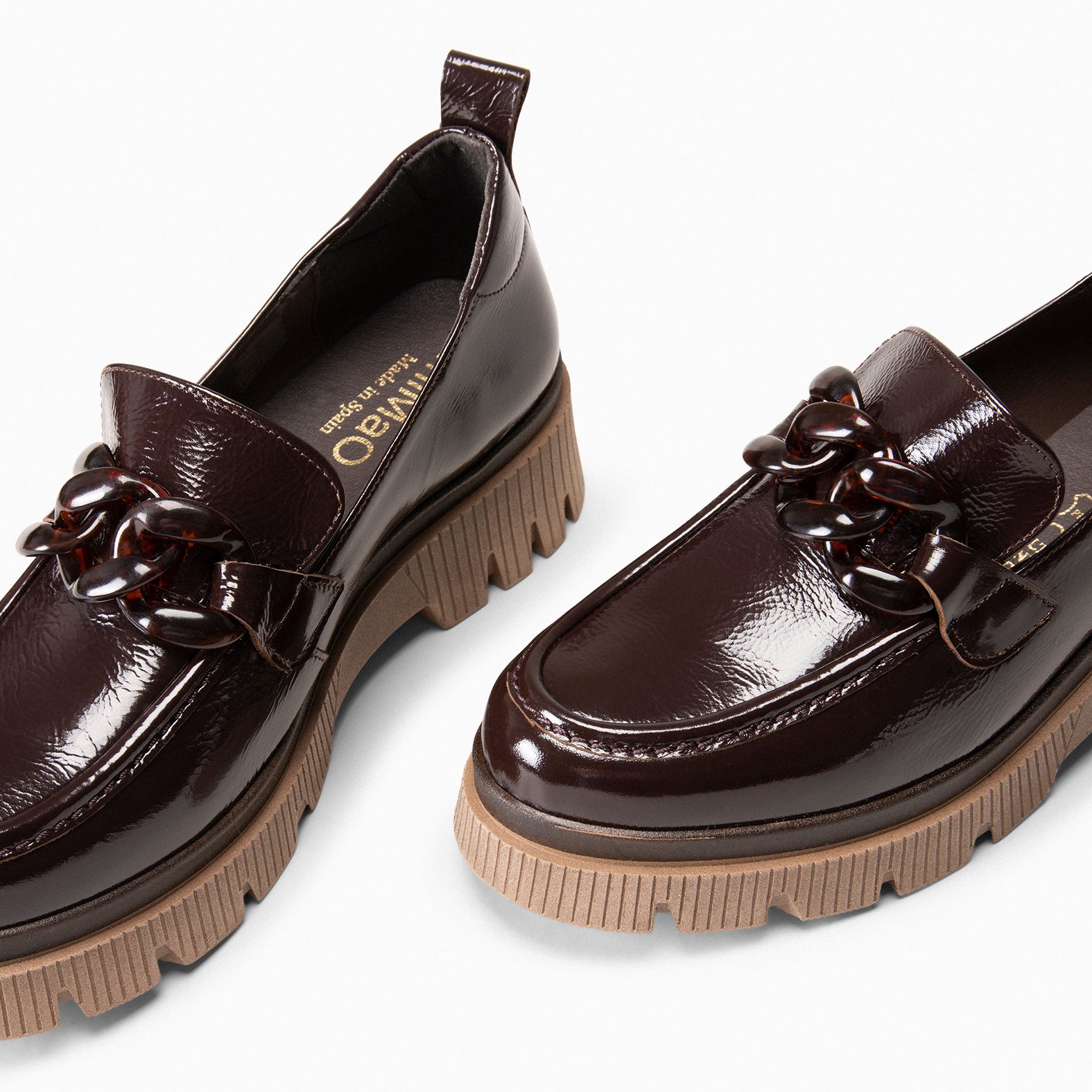 LOLA -Mocasines con suela track MARRON